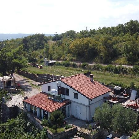 Apartments Pomjan Pogled Na Gore Exterior photo